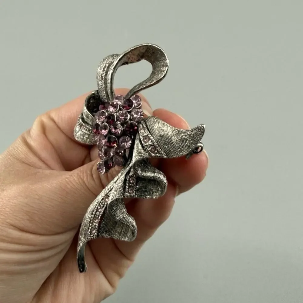 Vintage Purple Rhinestone Bow Brooch Silver Tone Textured Ribbon Cluster Pin